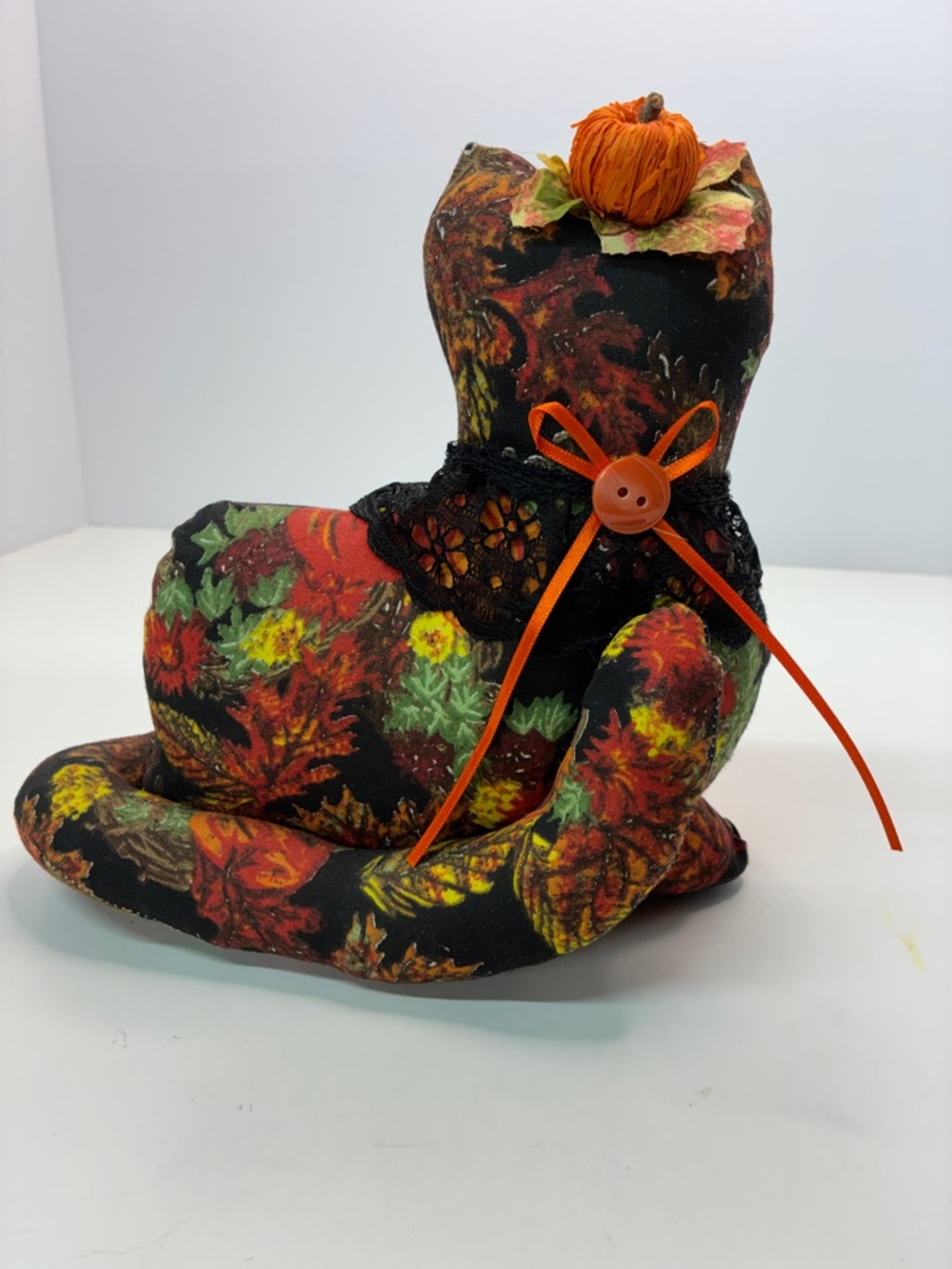 Handmade Autumn Leaf Cat Décor - Orange, Red, Green